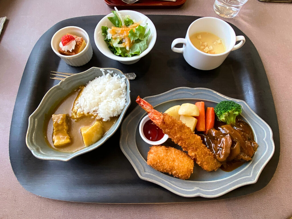 明治の洋食＆カレーセットの写真